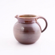 pot bellied jug I  brown